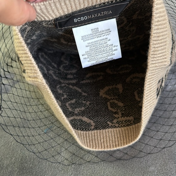 BCBGMAXAZRIA Leopard Print Beanie With Mesh Detail - Picture 5 of 6